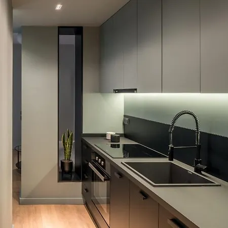 Breen, Nilie Hospitality Mgmt Salonicco