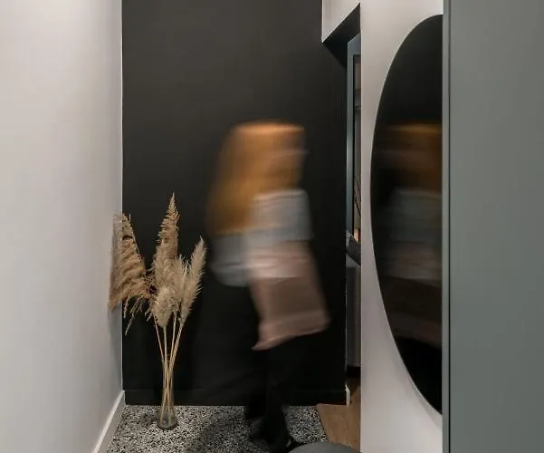 Breen, Nilie Hospitality Mgmt Apartman Szaloniki