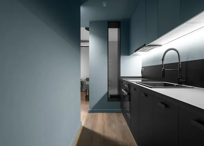 Breen, Nilie Hospitality Mgmt Apartman